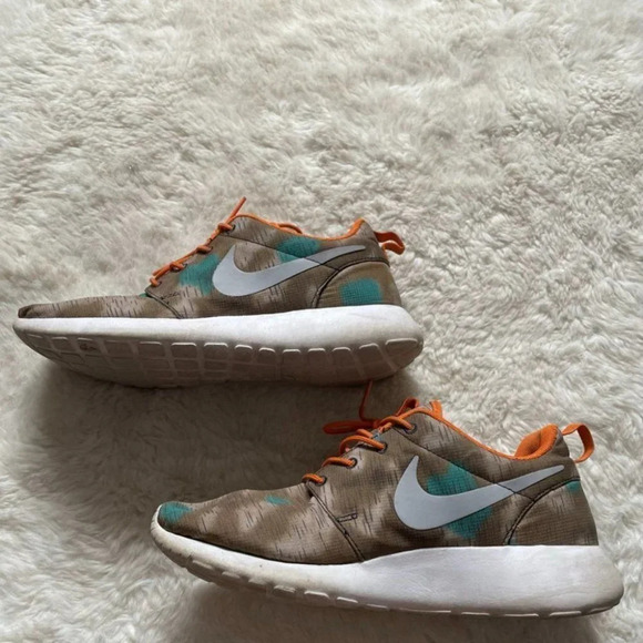 Nike Roshe Run Multicolor Running Shoes  Sneakers Sz 8.5 - Picture 4 of 6